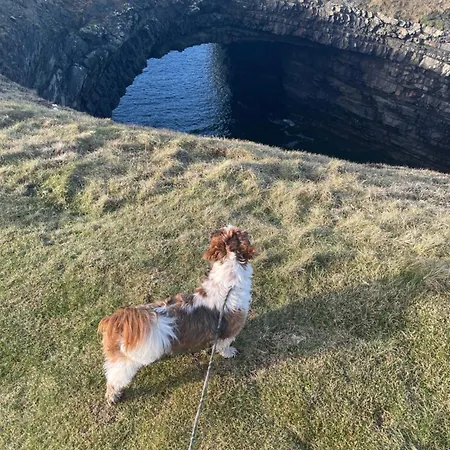 Cois Na Mara Bridges Of Ross V15 T677 B&B