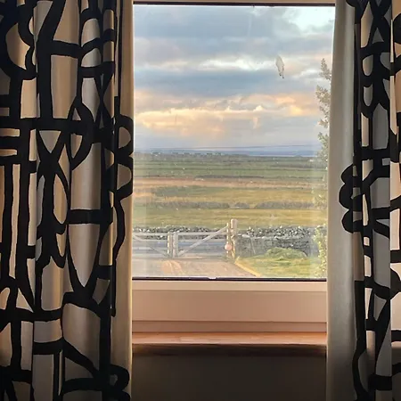 Cois Na Mara Bridges Of Ross V15 T677 B&B